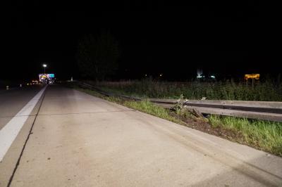 Verkehrsunfall mit 3 Fahrzeugen auf der A8 zwischen Weilheim und Kirchheim